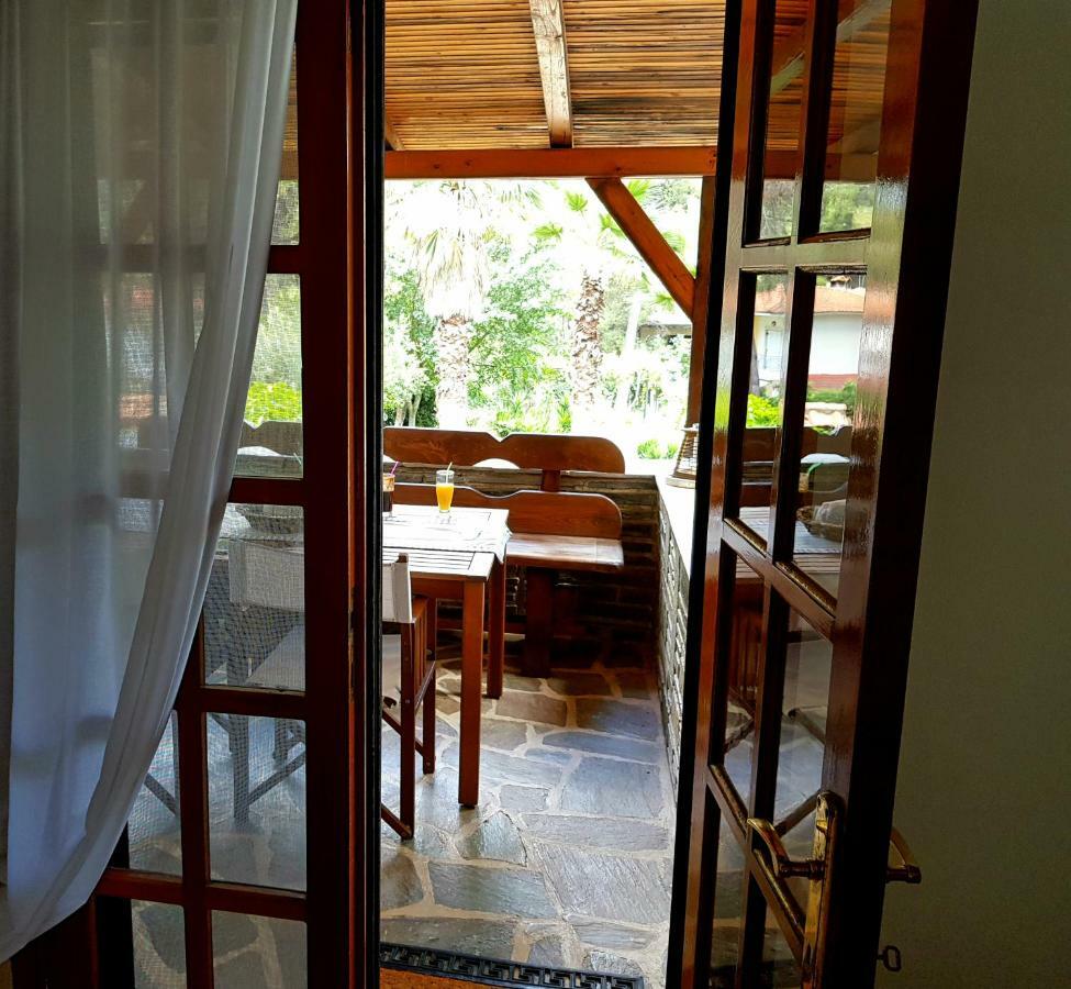 Wood And Stone Villa Sani  Ngoại thất bức ảnh